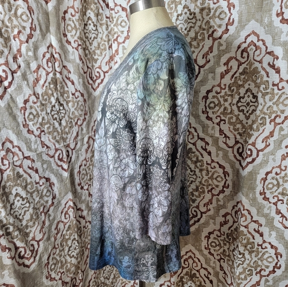 A.R.T.W. multi color studded long sleeve blouse - Picture 2 of 6